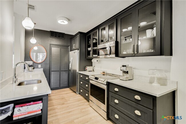 Foto del edificio - 802 S 1st St