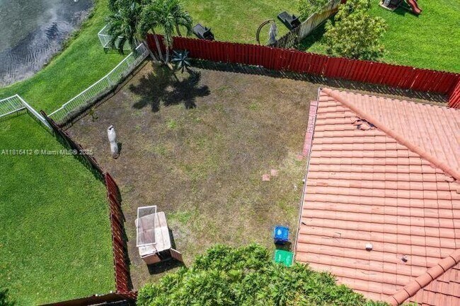 Building Photo - 5090 SW 136th Ave