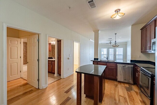 Foto del edificio - 910 W 25th St