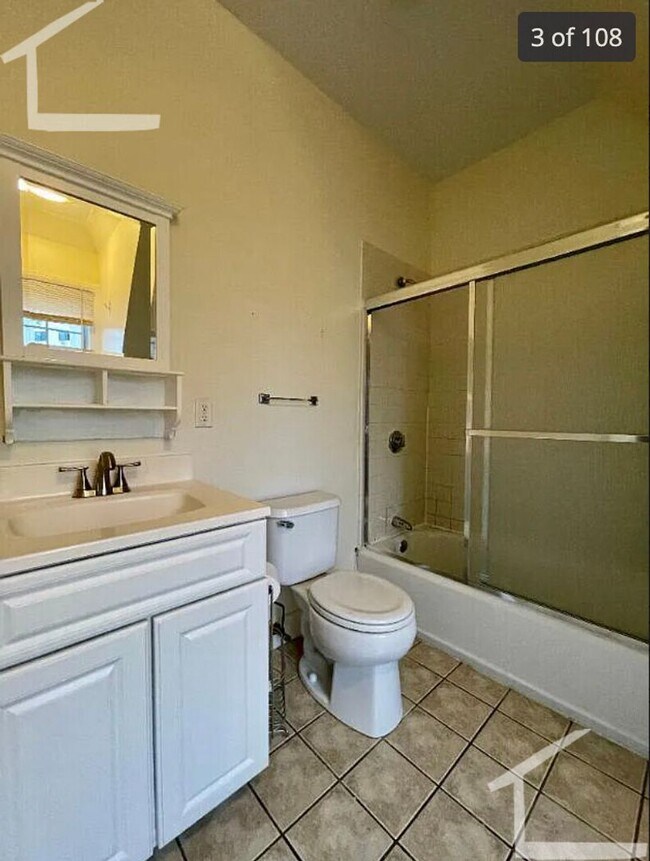 Building Photo - Oversized 4BR/2BA near BU, Green Line - pa...