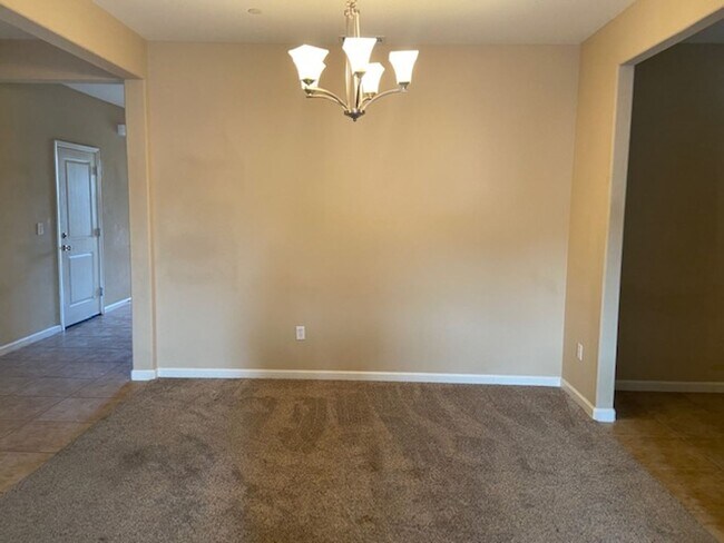 Building Photo - Elegant Home in Wingfield Springs - All th...