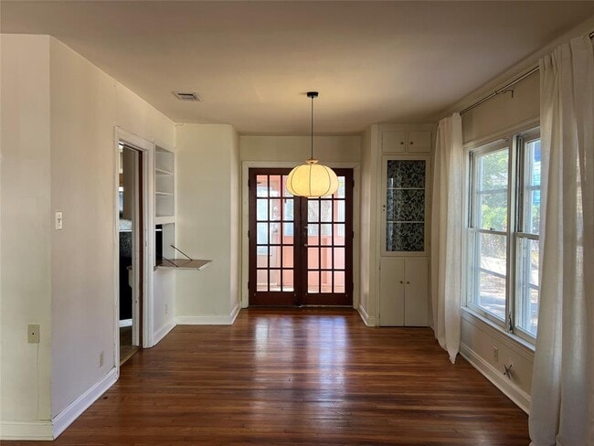 Building Photo - 1607 Dexter St