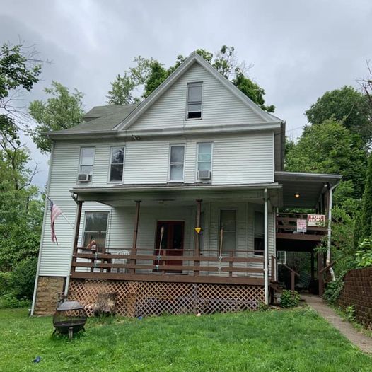 Primary Photo - 261 E Prospect St