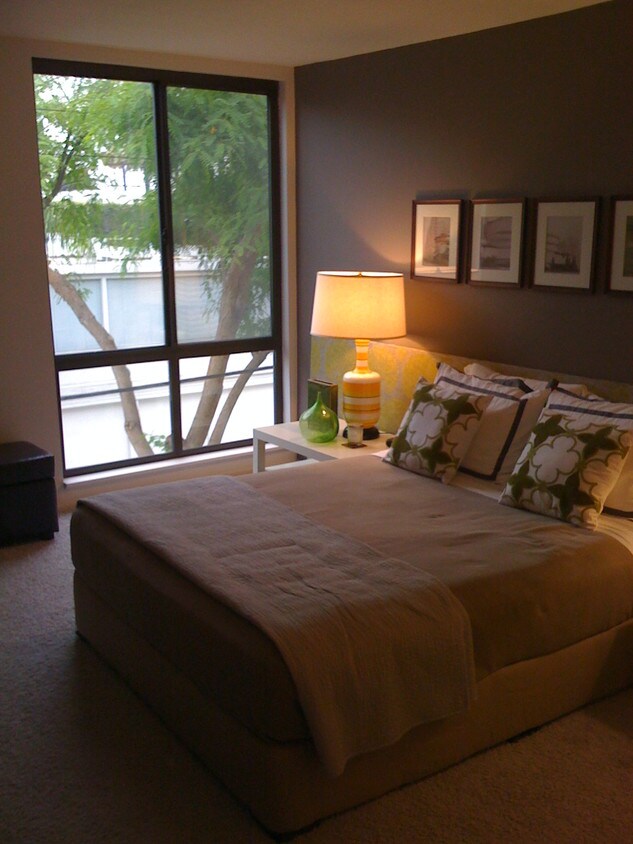 906 N Doheny Dr, West Hollywood, CA 90069 Condo for Rent in West