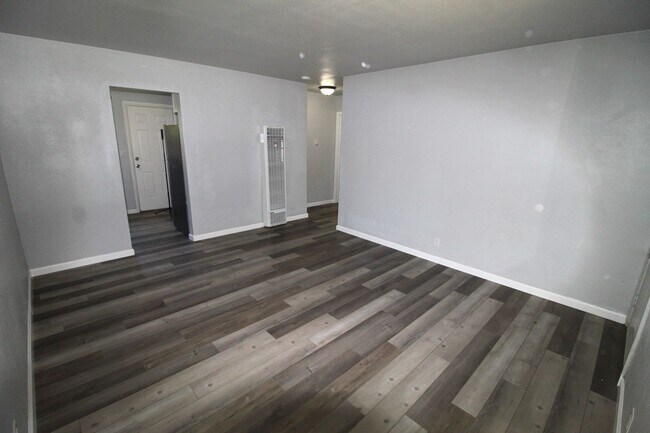 Building Photo - Remodeled Ojai Triplex
