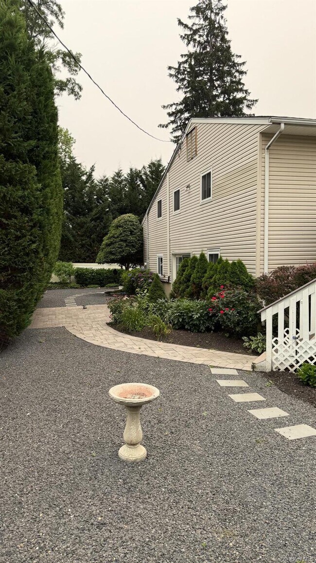 Building Photo - 16 Brookside Dr
