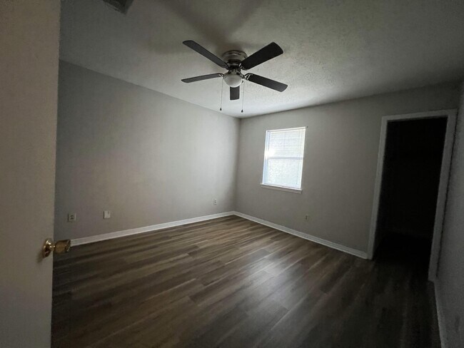 Foto del edificio - 708 Bayshore Dr