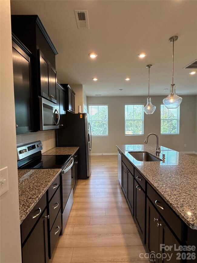 Foto del edificio - 1110 Keydet Dr