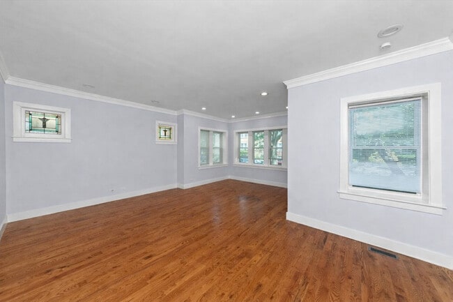 Foto del edificio - 4912 N Washtenaw Ave