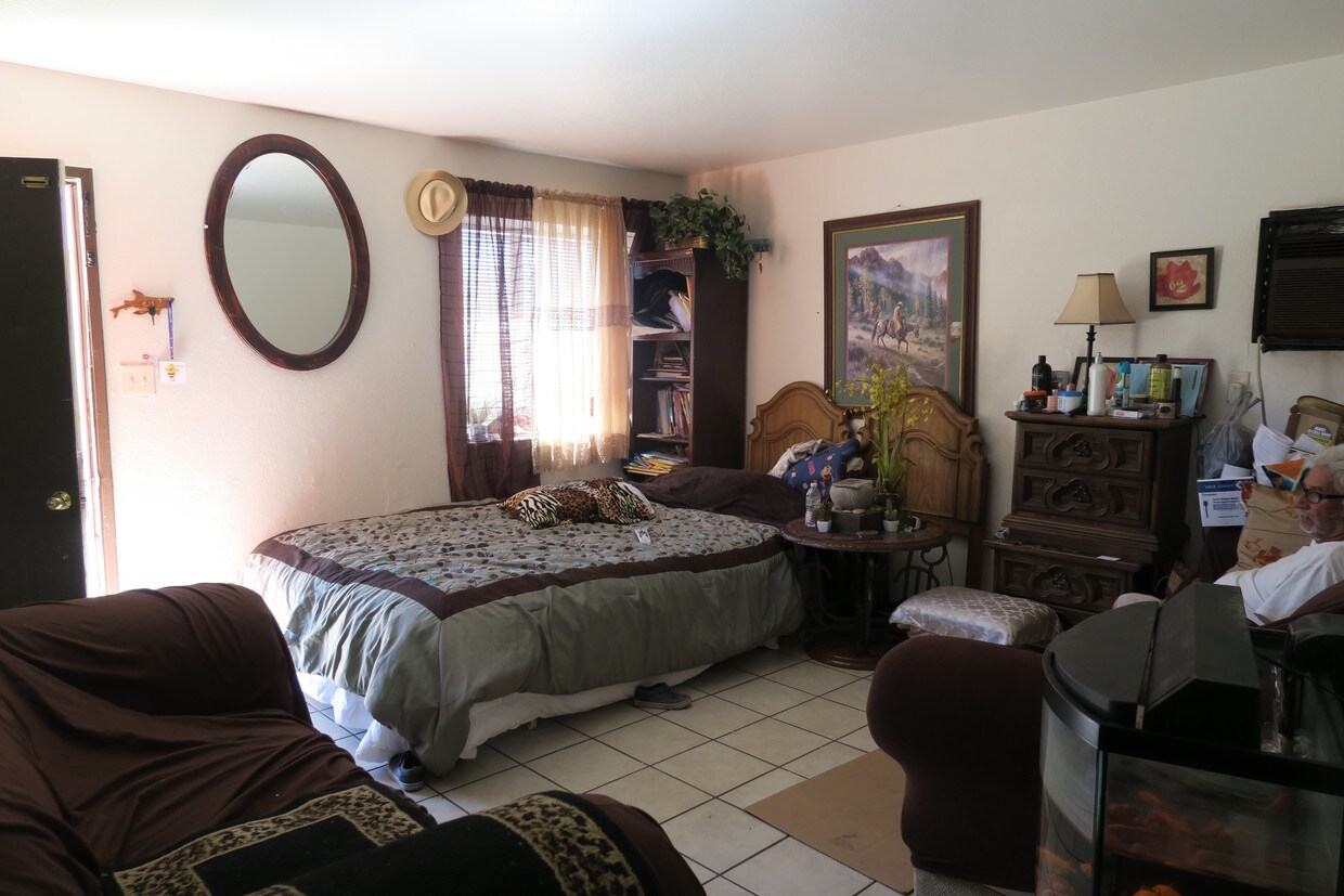 Foto principal - 5720 8th St