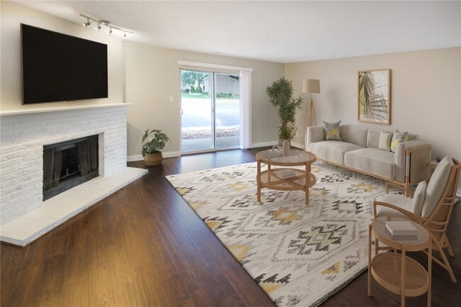 Building Photo - 411 Shirley Ridge Dr