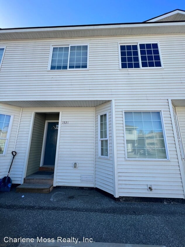 Primary Photo - 3 br, 1.5 bath House - 1921 Bragaw Square ...