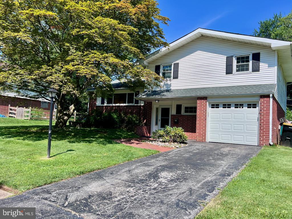Foto principal - 2208 Jamaica Dr