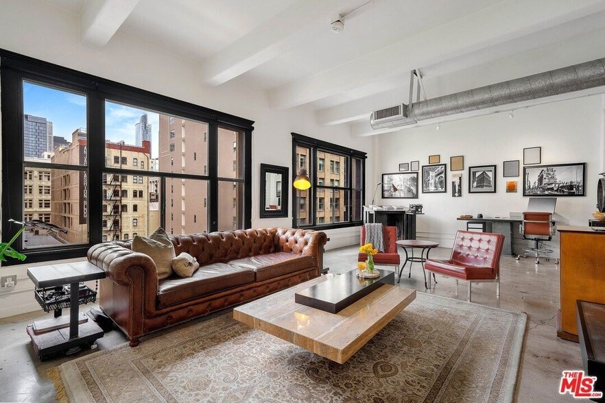 Foto principal - 814 S Spring St