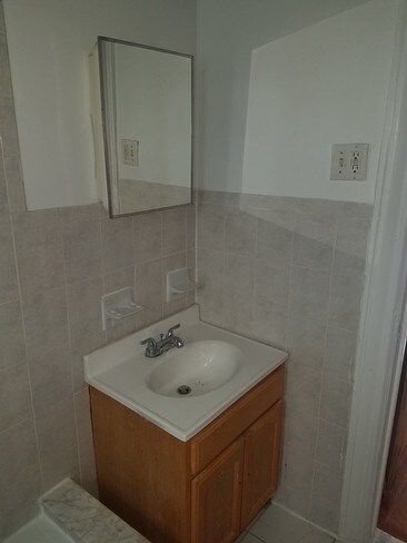 Foto del edificio - 183 Gelston Ave
