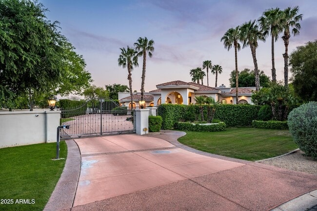 Building Photo - 6649 E Berneil Dr