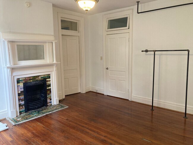 Foto del edificio - Home for Rent in Historic Horton Waverly Area on Reservoir Hill