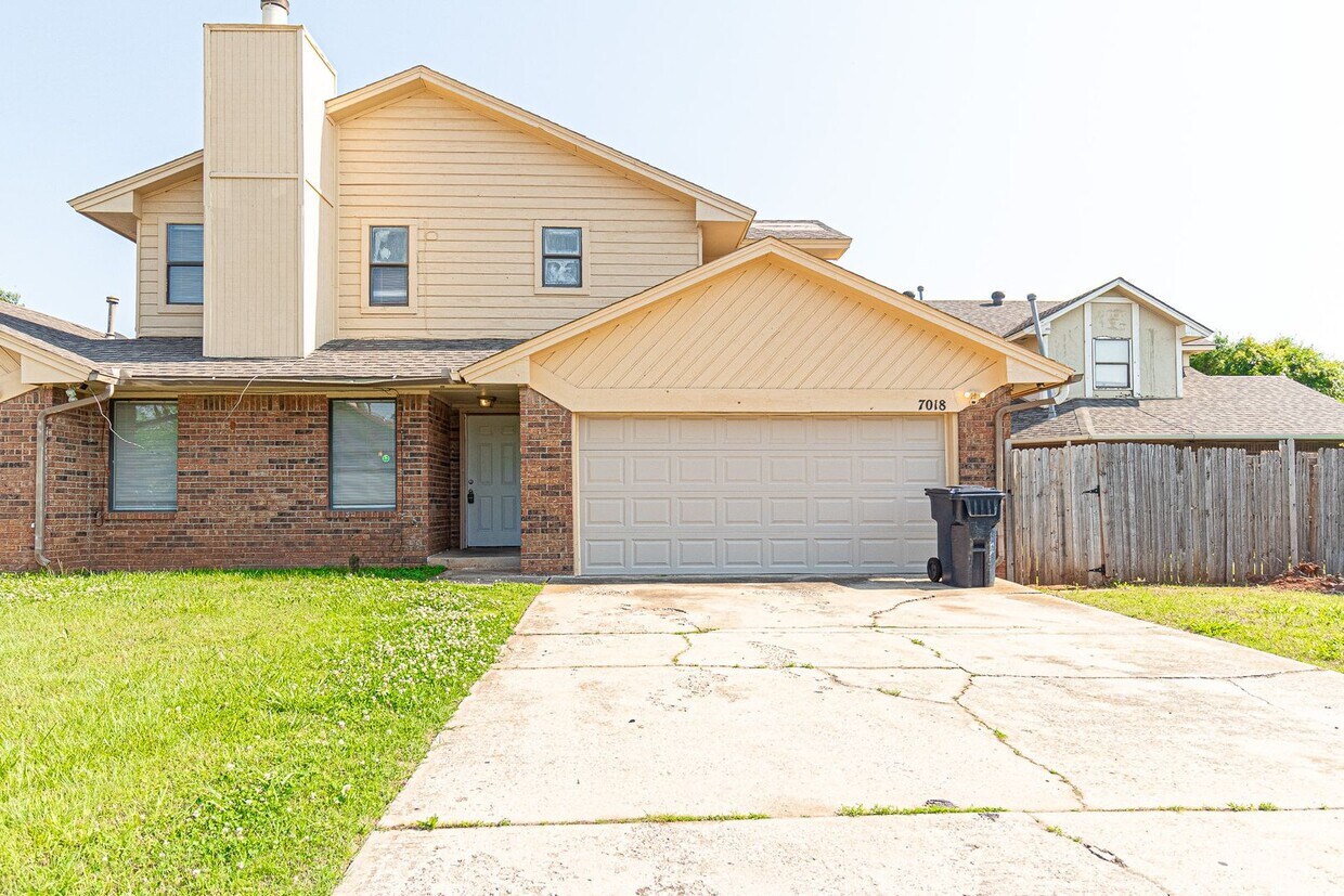 Foto principal - 3 Bed 2 Bath in OKC!