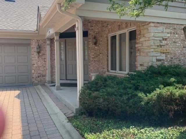 Building Photo - 319 Rivershire Ct