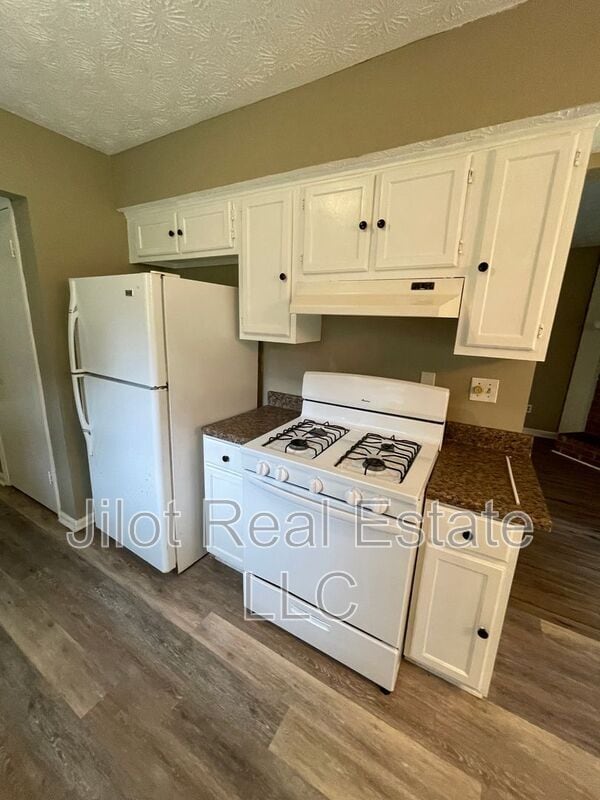 Foto del edificio - 372 Riverbrook Trail