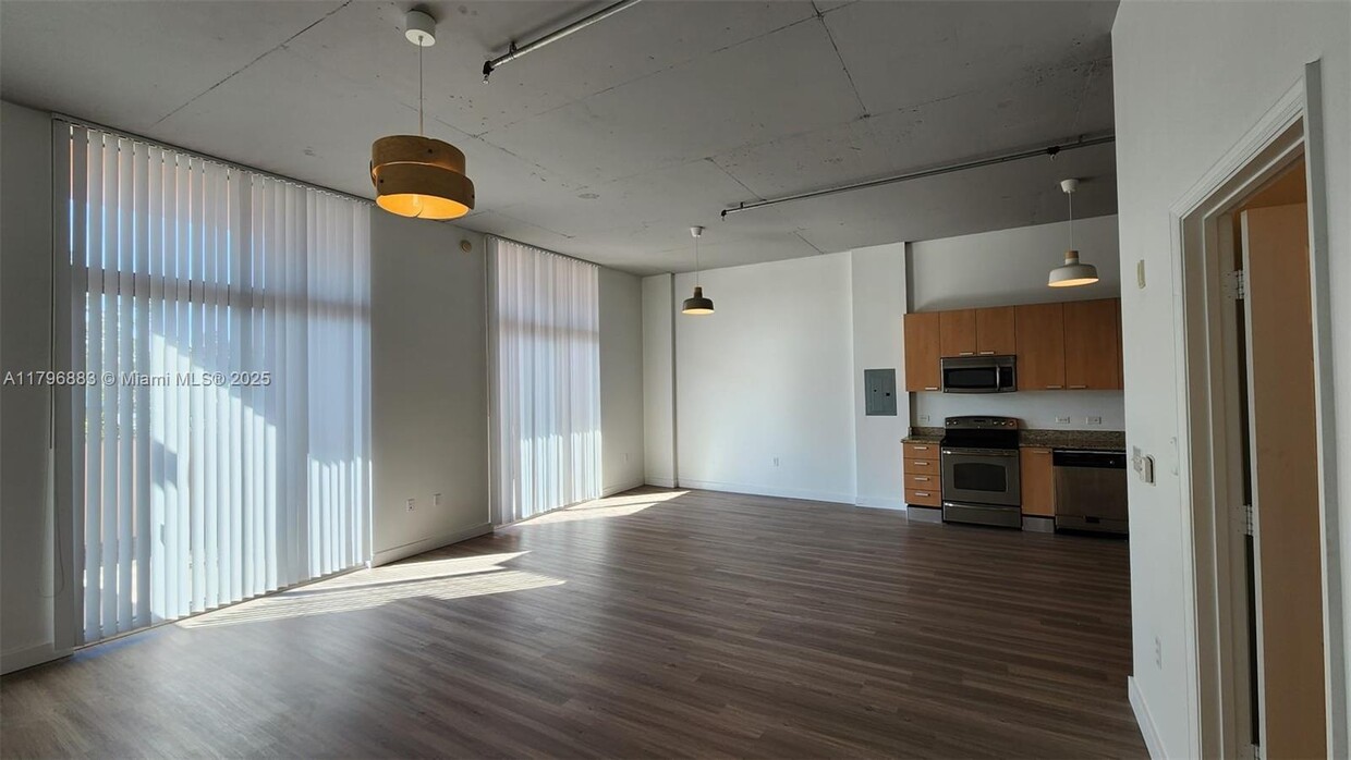 Foto principal - 2100 Van Buren St