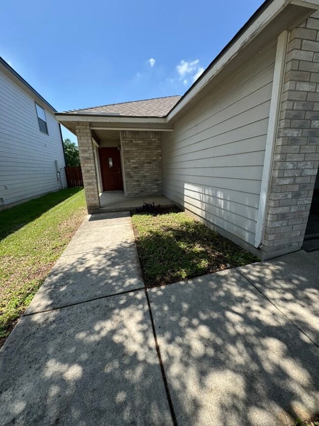 Building Photo - 8127 Willow Country