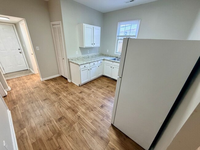 Building Photo - 526 Ohio St