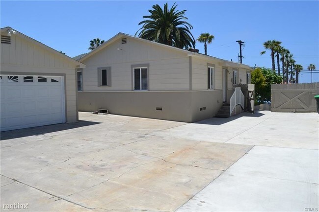 Building Photo - 514 Avenida De La Estrella