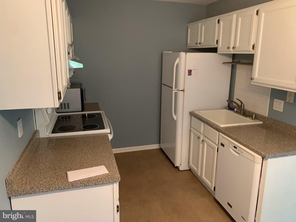 2022 Beacon Hill Dr, Southampton, PA 18966 Apartment for Rent in