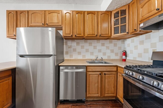 Building Photo - 37 Belmont Ave