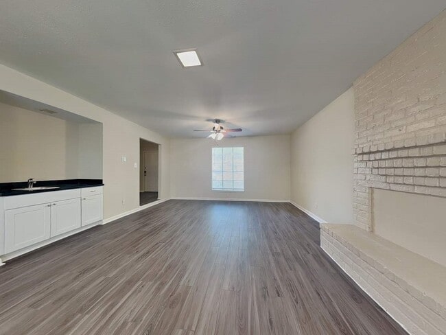 Building Photo - 11639 Idlebrook Dr