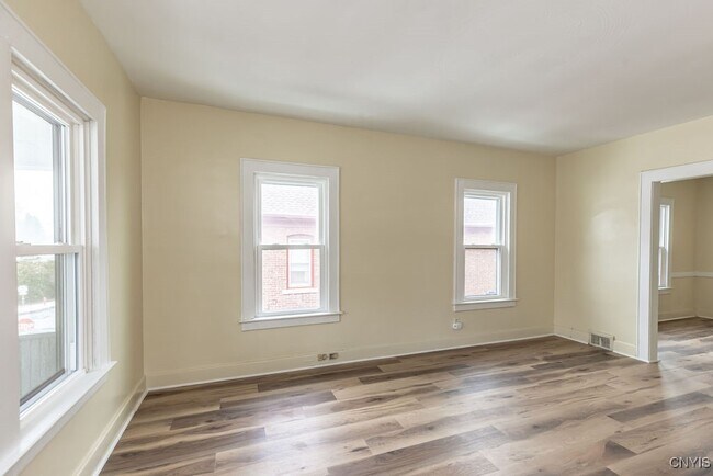Foto del edificio - 1030 Oak St