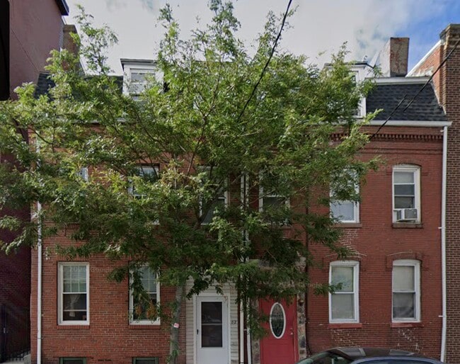 Building Photo - 82 Bremen St