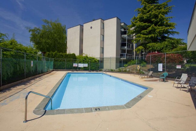 Photo du bâtiment - Fraser Place Apartments