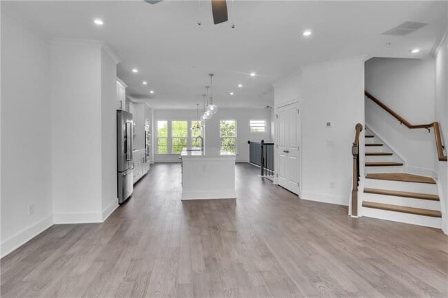 Foto del edificio - 545 Whitlox Rd NW