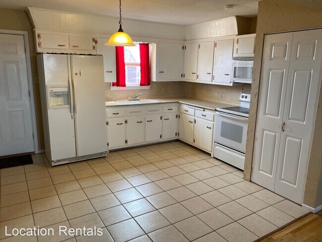 Building Photo - 2 br, 1 bath House - 11603 Milwaukee Avenue