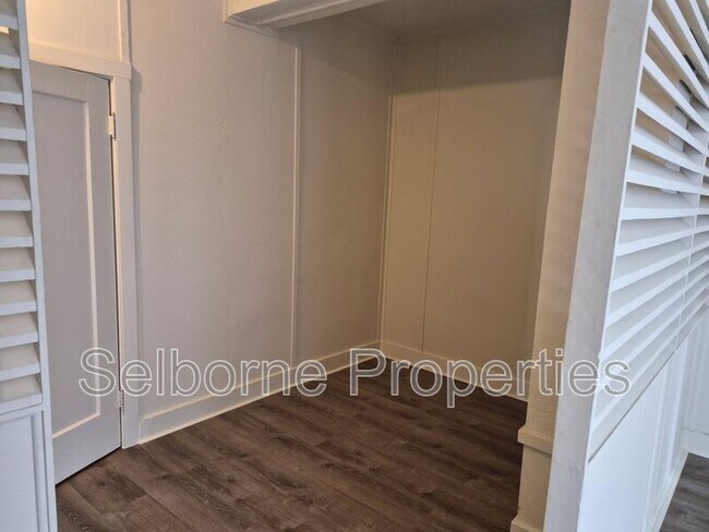 Foto del edificio - 4348 Broadway