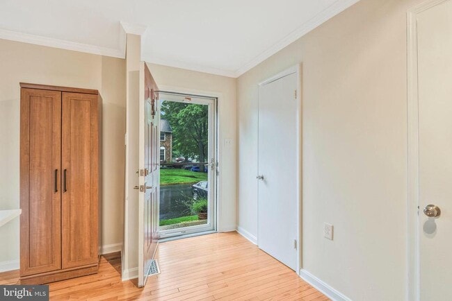 Building Photo - 10255 Quiet Pond Terrace