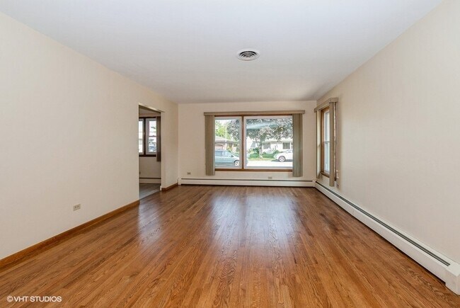 Building Photo - 10012 S Komensky Ave
