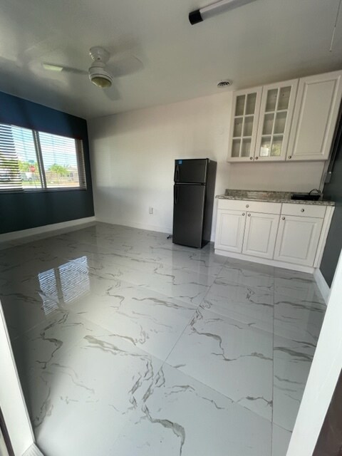Foto del edificio - 9555 Independence Rd