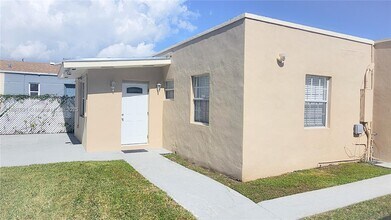 Building Photo - 2265 SW 15th St