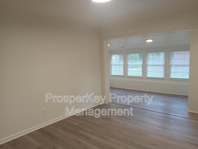 Foto del edificio - 4334 Acacia Dr