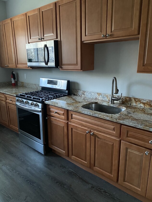 Nice clean and new - 31 Homestead Park