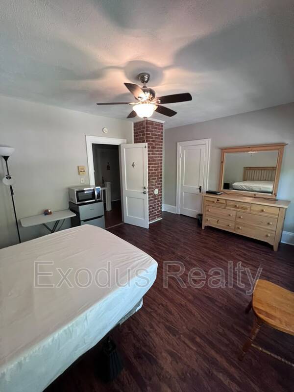 Foto del edificio - 115 Hillcrest Dr