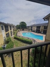 Building Photo - 12261 Sailwinds Dr