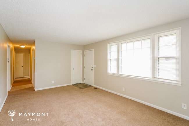 Building Photo - 3935 Crouch Dr