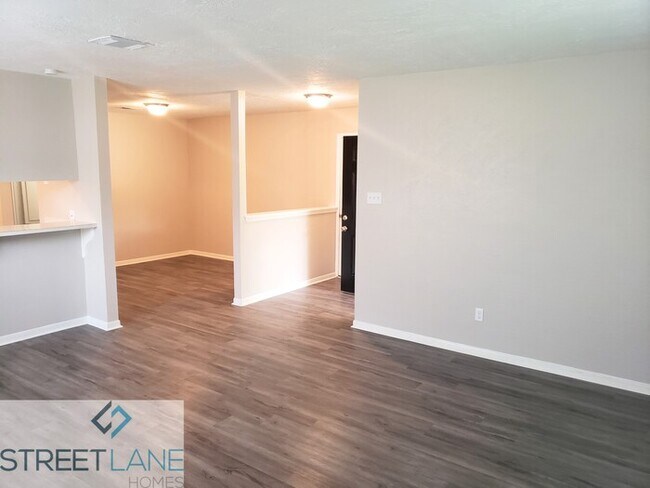 Building Photo - Charming 3 Bedroom in Houston!