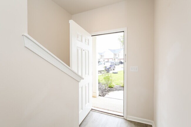 Foto del edificio - 1095 HighGarden Cir