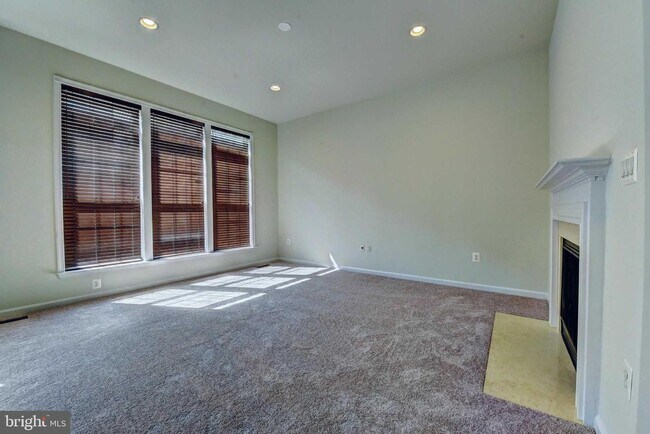 Building Photo - 9624 Sloway Coast Dr