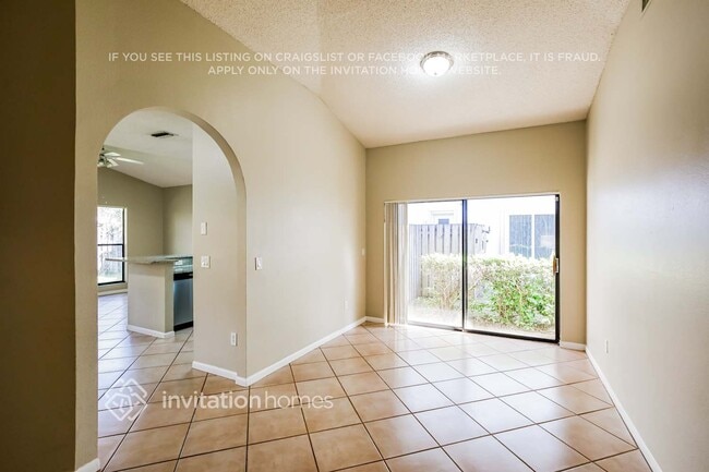 Building Photo - 11571 Waterford Ct